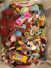 Load image into Gallery viewer, 1KG Pick and Mix Sweet Box (Pre-Mixed)  pick and mix
